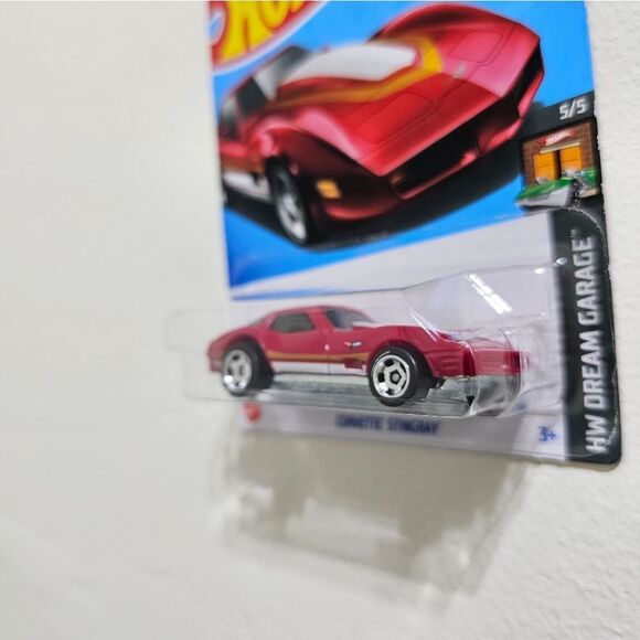 Hotwheels Red Corvette Stingray - Picture 3 of 5
